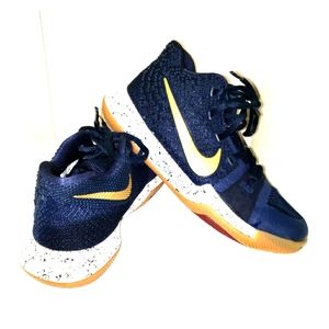 Boys Nike Shoes Size 2